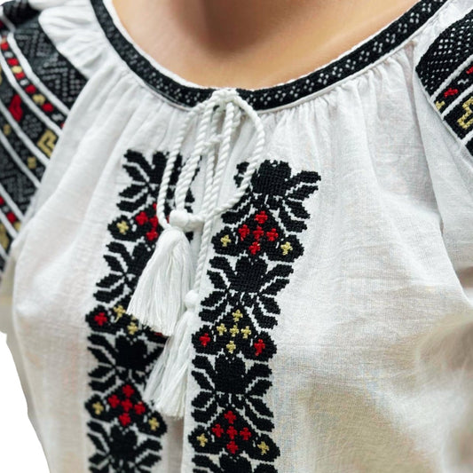 Ie tradițională românească din bumbac, negru/roșu