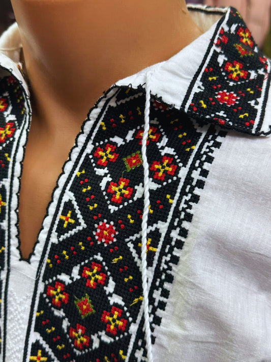 Ie bărbătească tradițională din bumbac, stil maramureșean