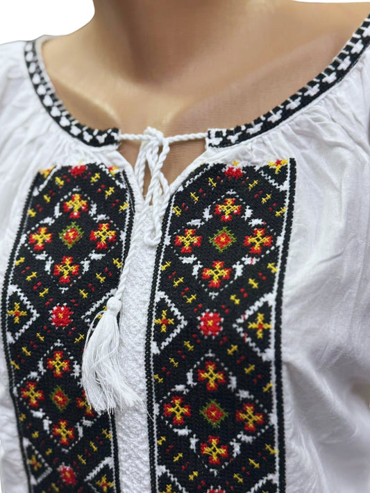 Ie tradițională românească din bumbac, stil maramureșean